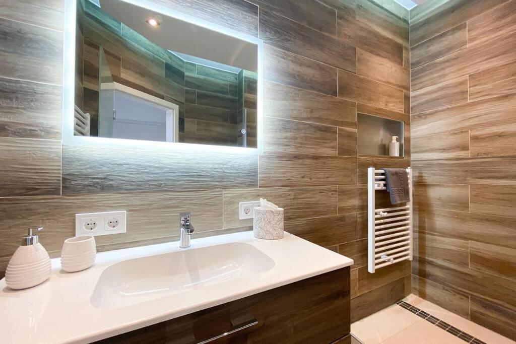 Luxus-Apartment In Leipzig Mit Privat-Parkplatz Exteriör bild